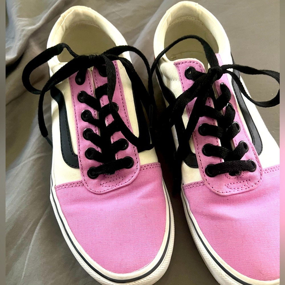 Old Skool Vans in rare color combo: lavender, cream, black